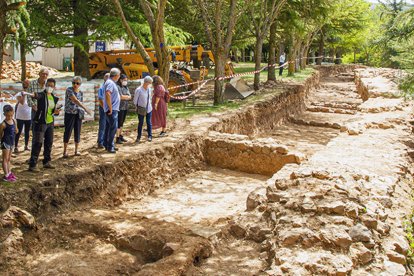 Visita a las obras de la muralla del Castillo - MARIO TEJEDOR