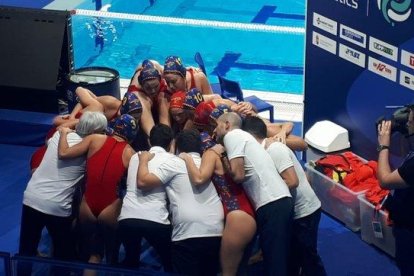 Las jugadoras españolas se conjuran antes del partido contra Alemania.-RFEN