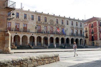 Edificio del Ayuntamiento, en la plaza Mayor de la capital.-Luis Ángel Tejedor