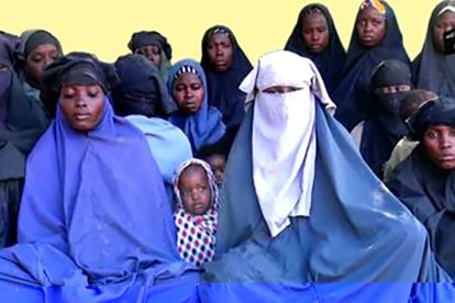 Boko Haram difunde un vídeo en el que 14 de las más de 270 niñas secuestradas de Chibok, dicen que no quieren volver a sus casas.-/ AFP / HANDOUT (AFP)