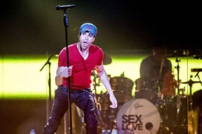 Enrique Iglesias, durante un concierto en Amsterdam, el pasado martes.-Foto: AFP / FERDY DAMMAN