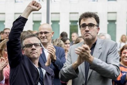 Josep Maria Jové y Lluís Salvadó, en Barcelona, a las puertas de la Ciudad de la Justicia el 22 de septiembre del 2017.-FERRAN NADEU