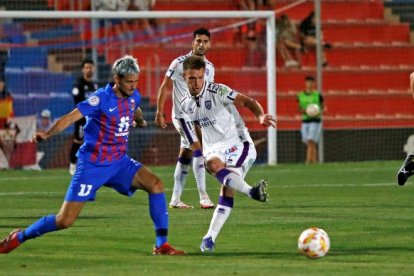 Jordi Tur en el partido de la segunda jornada ante el Eldense. HDS