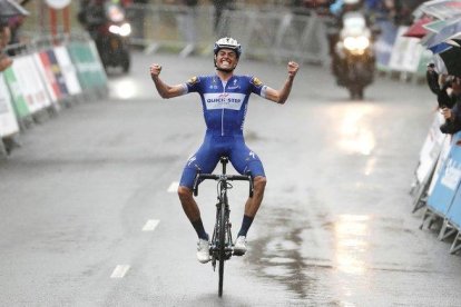 Enric Mas, con el uniforme del Deceuninck, su actual equipo.-MOVISTAR TEAM / LUIS ÁNGEL GÓMEZ / BETTINI