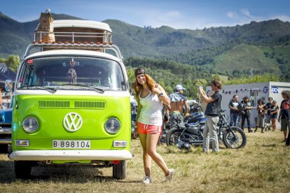 Vehículos de colección y transformados y ambiente de surf y rock protagonizan el festival, en la imagen durante una edición anterior.-HDS