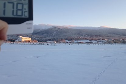 Amanecer en Duruelo, 12 grados por debajo del de Moscú. AGUSTÍN SANDOVAL