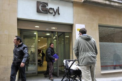 Instalaciones de la oficina de empleo en la capital soriana. / VALENTÍN GUISANDE-