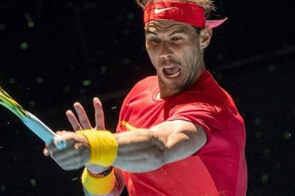 Rafa Nadal, durante su partido ante el japonés Yoshihito Nishioka.-TONY ASHBY (AFP)