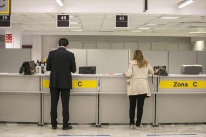 Oficinas de la Agencia Tributaria en la plaza de Letamendi de Barcelona.-JOAN CORTADELLAS