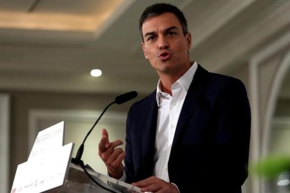 Pedro Sánchez en los desayunos informativos de Europa Press, en el Hotel Villa Magna de Madrid.  /-DAVID CASTRO