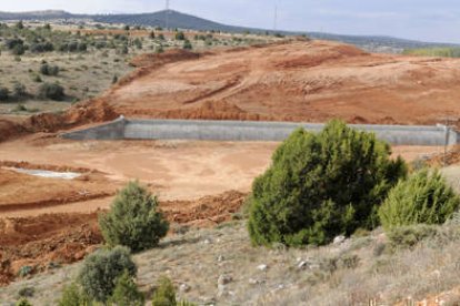 Obras paralizadas en la A-11, en una imagen tomada en octubre. / ÚRSULA SIERRA-