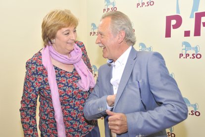 María Jesús Ruiz y José Antonio de Miguel, en  la presentación de candidatos de la PPSO en 2019 .-HDS