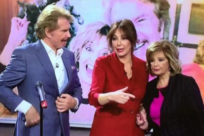 Arrocet y Campos han estrenado este lunes el villancico Ven a mi casa esta navidad en El programa de Ana Rosa-TELECINCO