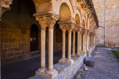 Claustro de la concatedral de San Pedro. MARIO TEJEDOR