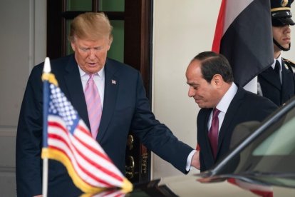 El presidente de los Estados Unidos, Donald Trump recibe a su homologo egipcio,  Abdel Fattah Al-Sisi.-EFE