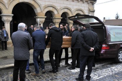 El funeral de Diego Barranco tuvo lugar ayer en Quintana Redonda.-VALENTÍN GUISANDE