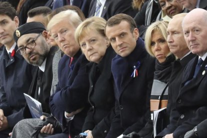 La primera fila de mandatarios, durante la ceremonia del 100º aniversario del armisticio de la Gran Guerra.-AP / LUDOVIC MARIN