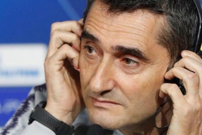 Ernesto Valverde, entrenador del Barça.-EFE / GUILLAUME HORCAJUELO