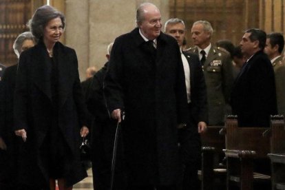 Juan Carlos y Sofía, el pasado día 3 en San Lorenzo de El Escorial.-BALLESTEROS