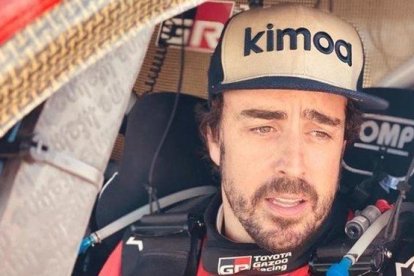 Fernando Alonso, en el interior de su Toyota, en el Rally de Marruecos.-TOYOTA GAZOO RACING TEAM