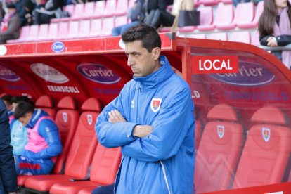 Ayuso se estrenaba como técnico del primer equipo numantino en Los Pajaritos. GONZALO MONTESEGURO