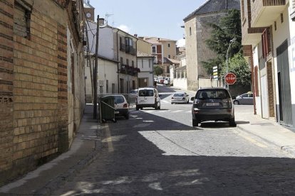 Calle de la Merced donde se encuentra lo que queda del convento de la Merced, donde murió Tirso de Molina.-L.A.T.