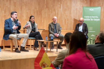 Rocío Monasterio, segunda por la izquierda, en el acto celebrado esta mañana en Soria.-G. MONTESEGURO