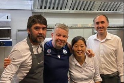 Captura con la imagen de los cocineros en el Baluarte.-HDS