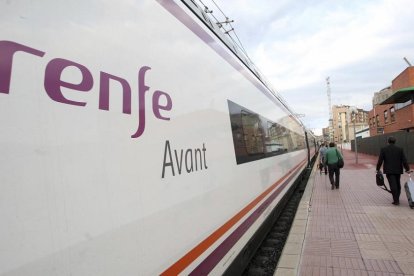 TREN AVANT RENFE. AVE. HORIZONTAL