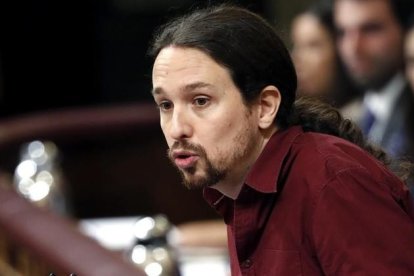 Pablo Iglesias, en la segunda sesión del debate de investidura.-EFE / JAVIER LIZÓN