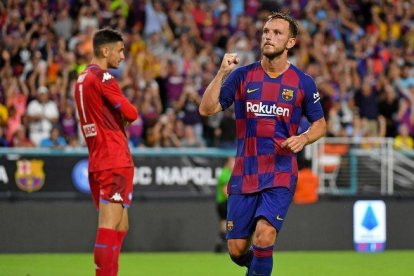 Rakitik celebra su gol ante el Nápoles, en Miami.-