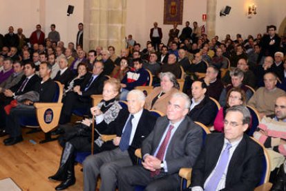 La entrega de los premios Espiga y Tizón de Asaja Soria abarrotaron el Aula Magna Tirso de Molina durante la mañana de ayer . / ÁLVARO MARTÍNEZ-