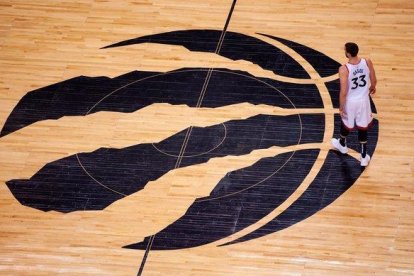 Marc Gasol, en el centro de la cancha.-EFE