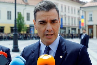 El presidente del gobierno Pedro Sánchez, a su llegada a la cumbre europea informal de Sibiu (Rumanía).-EFE / ZIPI
