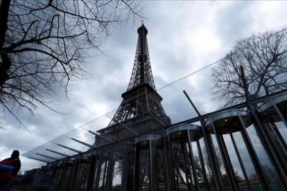 Vista de la torre Eiffel del pasado 31 de marzo.-/ REUTERS / GONZALO FUENTES