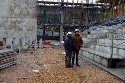 Carlos Martínez durante su visita hoy a las obras de La Juventud.-