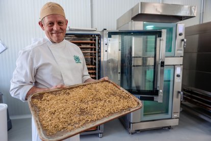 Obrador de la panadería artesana sin gluten 'Massa Mater' en Agreda.-ICAL