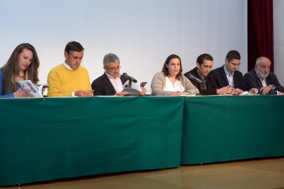 Participantes en la mesa redonda organizada por CCOO-Víctor Oteo (CCOO)