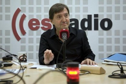 Federico Jiménez Losantos el pasado domingo, cuando instó al Gobierno de Rajoy a bombardear Cataluña.-EL PERIÓDICO