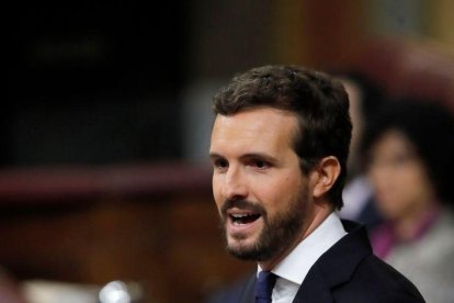 El presidente del PP, Pablo Casado, durante su intervención en el Congreso de los Diputados en la primera jornada de la sesión de investidura de Pedro Sánchez como presidente del Gobierno.-EFE