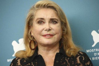 Catherine Deneuve posa en el Festival de Cine de Venecia, el pasado mes de agosto.-