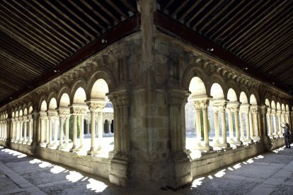 Claustros de la concatedral de San Pedro.-HDS