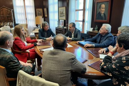 Reunión para presentar los trabajos en dos de las travesías de Soria por importe de 15 millones de euros. HDS