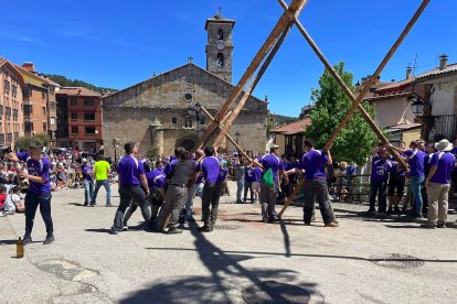 Pingada del mayo de San Leonardo. HDS