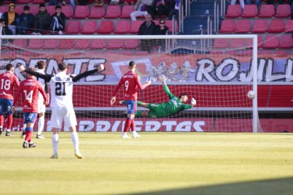 Ayesa salvó a un Numancia que dio por bueno el empate. GONZALO MONTESEGURO