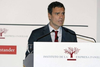 El secretario general del PSOE, Pedro Sánchez, durante la conferencia que pronunció tras la inauguración del XVII Congreso Nacional de la Empresa Familiar.-Foto: EFE