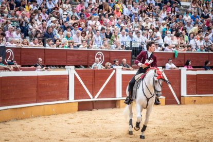 Corrida de rejones en la plaza de toros de Soria.-G. MONTESEGURO