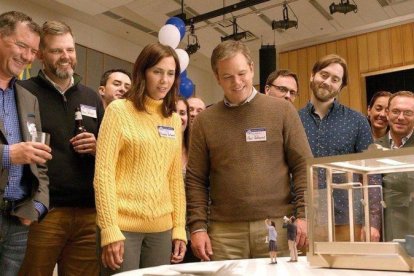 Kristen Wiig y Matt Damon, en una imagen de Downsizing, de Alexander Payne.-EL PERIÓDICO