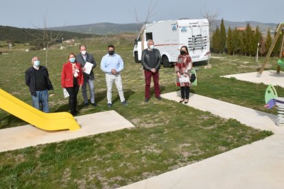 Parte del estacionamiento, con las autoridades.-HDS