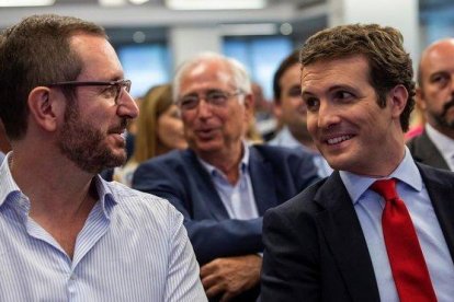 Javier Maroto y Pablo Casado.-EFE / RODRIGO JIMÉNEZ